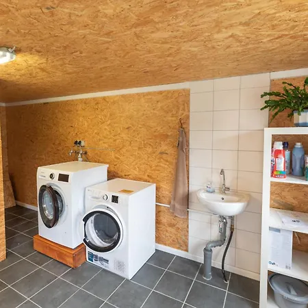 Bruhn Nr 3 Apartman Midlum